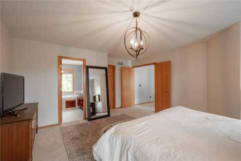 Oak Lawn, NORTHFIELD, MN 55057