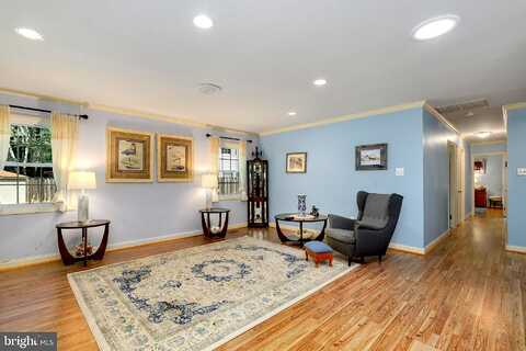 Maple View, FAIRFAX, VA 22033
