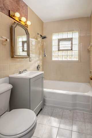 Holt, MILWAUKEE, WI 53207