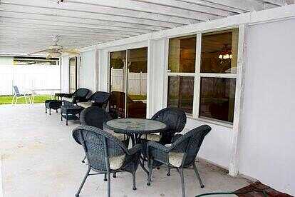 Australian, WEST PALM BEACH, FL 33403