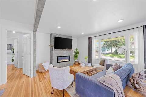 7Th, MINNEAPOLIS, MN 55421