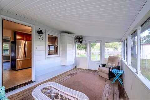 Robins Point, DELTAVILLE, VA 23043