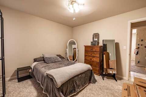 Somme, HOLLISTER, CA 95023