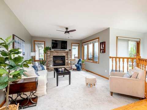 Pioneer, SHAKOPEE, MN 55379