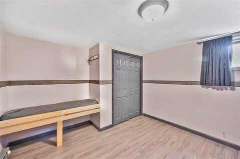 Cedar, LONG POND, PA 18334