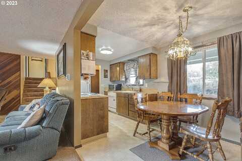 Sweetbriar, TROUTDALE, OR 97060
