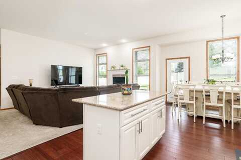 Sandstone, JANESVILLE, WI 53546