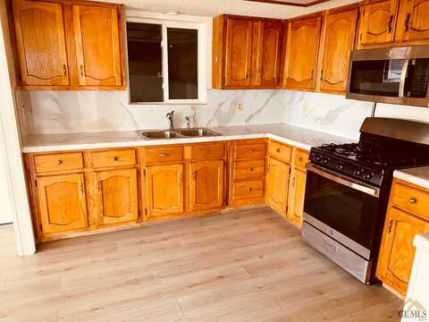 18Th, DELANO, CA 93215