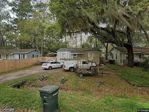 Betty, SAVANNAH, GA 31406