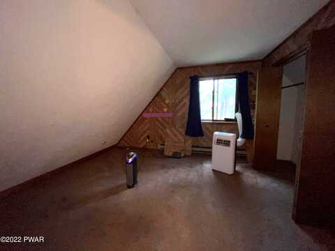 Oxford, BUSHKILL, PA 18324