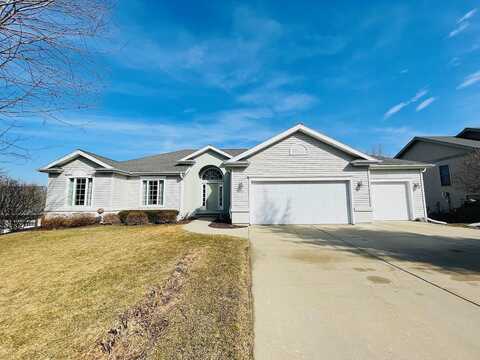 Autumnwood, MOUNT HOREB, WI 53572