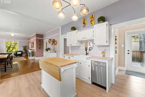 Huron, PORTLAND, OR 97203