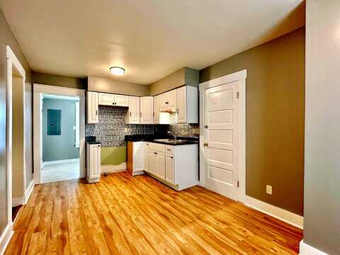 Tazewell, ROANOKE, VA 24013