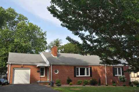 College, STAUNTON, VA 24401