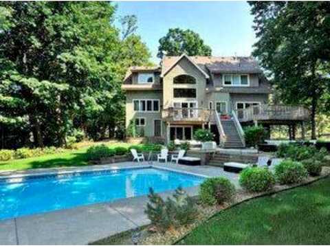 Ivy, WAYZATA, MN 55391