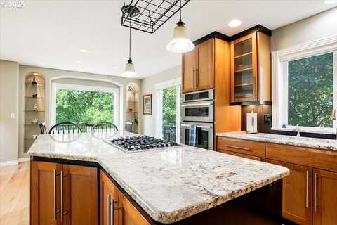 Knoll, NEWBERG, OR 97132