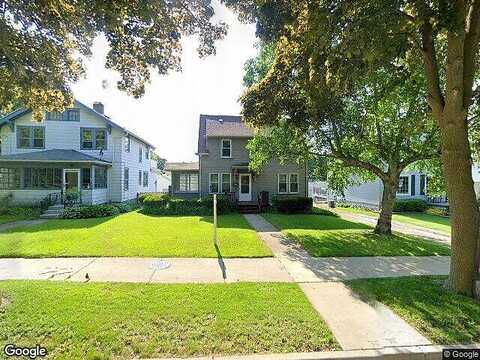 East, WAUKESHA, WI 53186