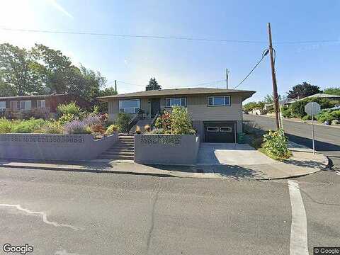 10Th, THE DALLES, OR 97058