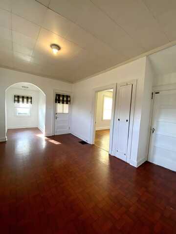 Oak, FISHERSVILLE, VA 22939