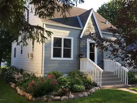 Main, DETROIT LAKES, MN 56501