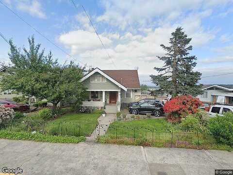 1St, SAINT HELENS, OR 97051