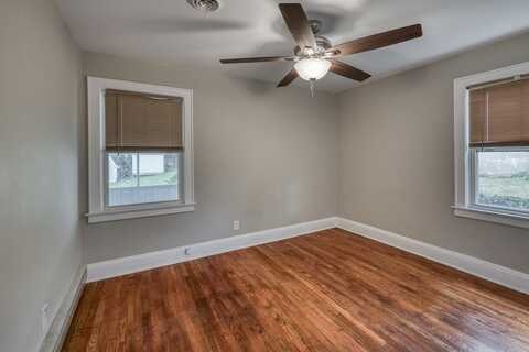 Pearl, BRISTOL, VA 24201