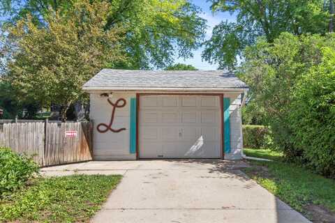 Lee, MENOMONEE FALLS, WI 53051