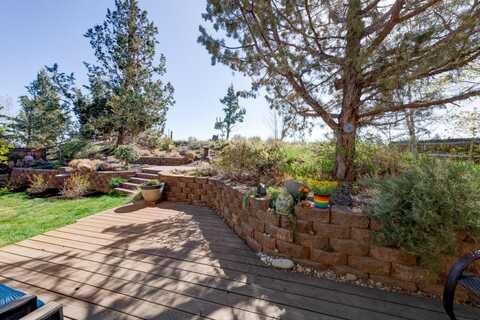 Robin, BEND, OR 97701