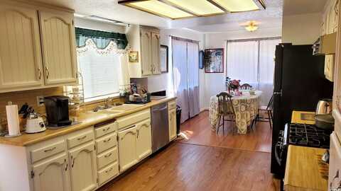 Hillside, CLOVERDALE, CA 95425