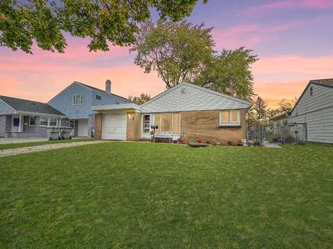 Montana, MILWAUKEE, WI 53219
