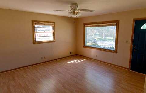 95Th, MILWAUKEE, WI 53227