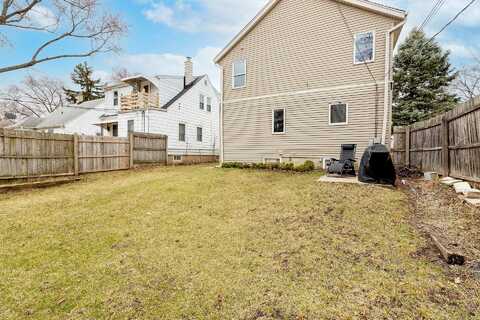 114Th, MILWAUKEE, WI 53214