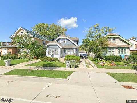 Wells, MILWAUKEE, WI 53208