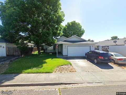 Candis, EAGLE POINT, OR 97524