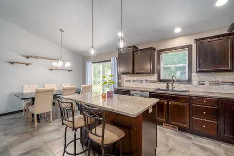 Castle Oak, NEENAH, WI 54956