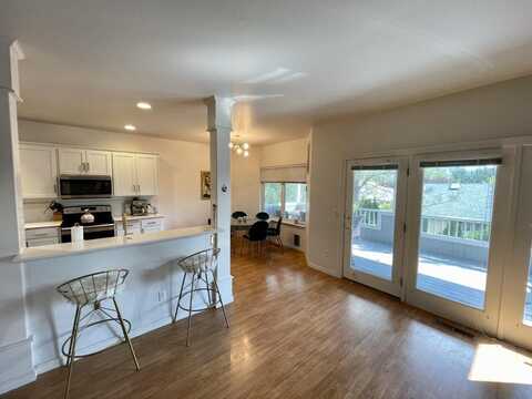 Village, MEDFORD, OR 97504