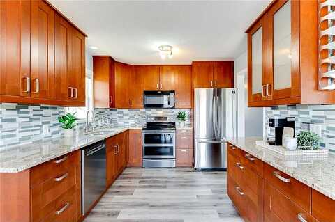 Xenia, MINNEAPOLIS, MN 55443