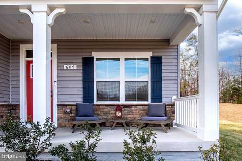 Babs, FREDERICKSBURG, VA 22406