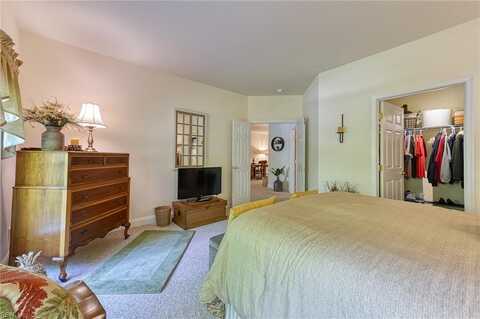 King James, WILLIAMSBURG, VA 23188