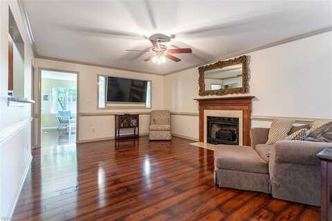 Willards, YORKTOWN, VA 23693