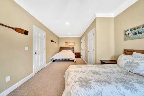 Pointe, PENHOOK, VA 24137