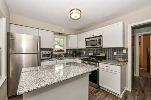 114Th, MILWAUKEE, WI 53214