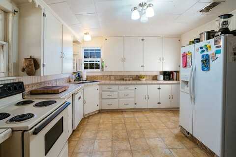 11Th, ALPINE, TX 79830