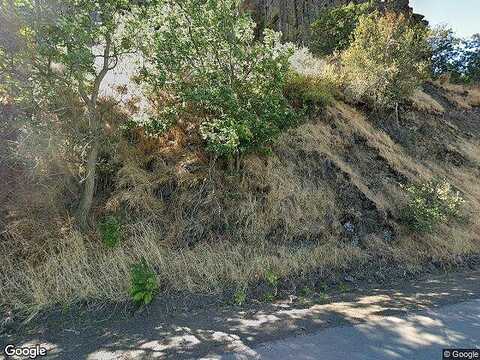 8Th, THE DALLES, OR 97058