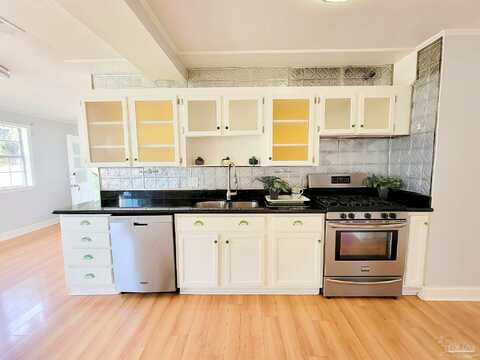 Greve, PENSACOLA, FL 32507