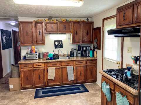Moore, LEXINGTON, VA 24450