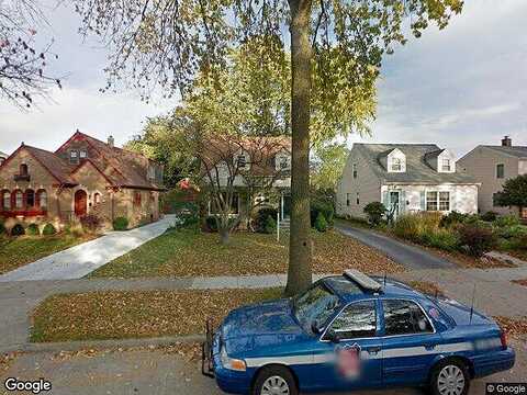 Shoreland, MILWAUKEE, WI 53217