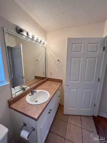 Hilburn, PENSACOLA, FL 32504