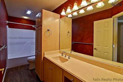 Twelve Oaks, WICHITA FALLS, TX 76310