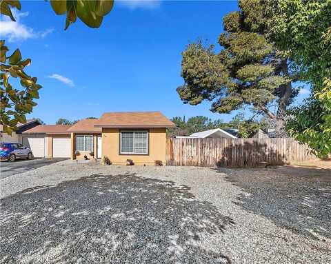 Janan, BANNING, CA 92220